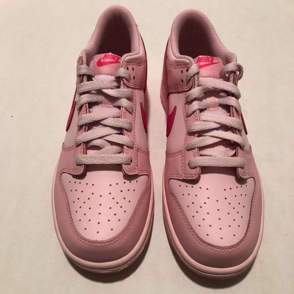 Nike Dunk Low Triple Pink - Picture 2 of 5